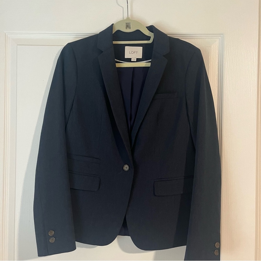 Like new LOFT navy women’s blazer